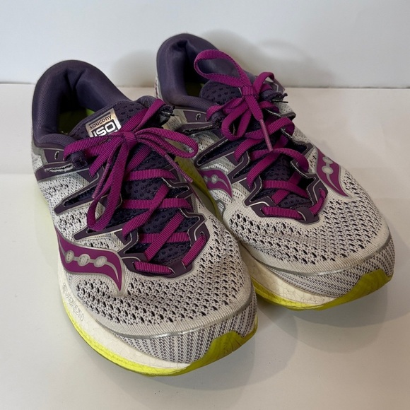 Saucony Triumph Iso 5 Running Sneaker Shoe White Purple size 9 - Picture 2 of 11